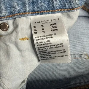 American Eagle Strigid Mom Jeans 10 Short Light Wash High Rise 90s thumbnail 7