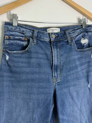 Abercrombie & Fitch The Mom High Rise Distressed Jeans Size 10/30 thumbnail 2