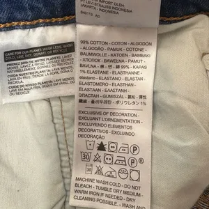 LEVI’S 501 Button-Fly Cut Off Denim Blue Shorts thumbnail 7