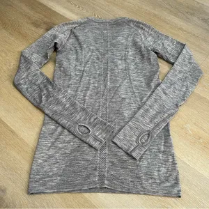 Lululemon Swiftly Tech Long-Sleeve Shirt thumbnail 5