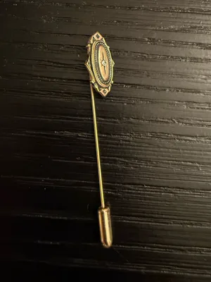 Vintage AVON 70's Stick Pin Kensington Victorian Revival Gold Tone Lapel Pin thumbnail 2