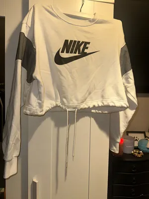 NIKE Colorblocked Logo Cropped Crewneck $60MSRP thumbnail 2