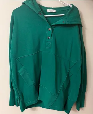 Off the shoulder oversized sweatshirt color green WORN ONCE size small thumbnail 1