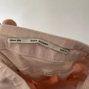 Zara Light Pink Medium Rise‎ Slim Fit Pants thumbnail 4