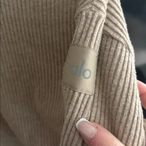 ALO Yoga | Muse Hoodie thumbnail 4