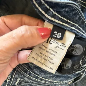 Miss Me‎ Bootcut Jeans Size 26 Midnight Fleur De Lis JP4369 Low Rise Dark Wash thumbnail 8