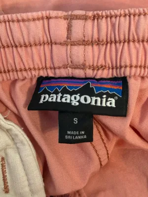 Patagonia Funhoggers Cotton Shorts in Pink thumbnail 4