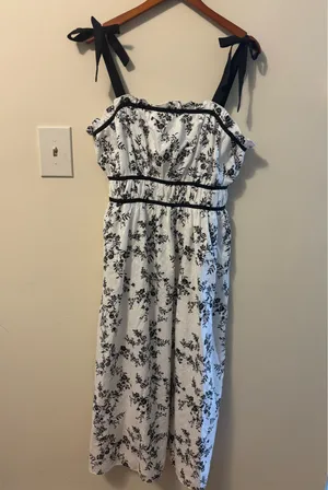 Indulge Dress Floral Women’s white and black textured fabric thumbnail 1