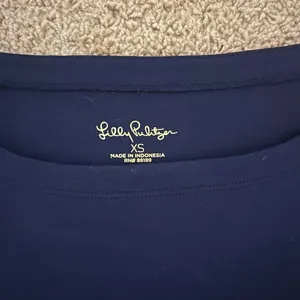 Lilly Pulitzer UPF 50+ Sophie Dress Navy Blue 3/4 sleeve gold button size XS‎ thumbnail 7
