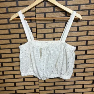 Madewell Ivory Eyelet Crop Top Size Large‎ thumbnail 2