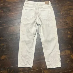 American Eagle cream distressed size 4 short Mom straight jeans thumbnail 3