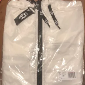 UGG BRITTANY HOODED Sheer ANORAK White S NWT Rain Festival Stay Dry Tailgating thumbnail 4