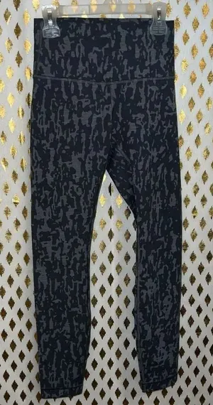 Lululemon leggings camo pattern gray size 4 thumbnail 1