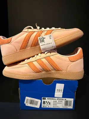 Women’s Adidas Handball Spezial 8.5W thumbnail 2