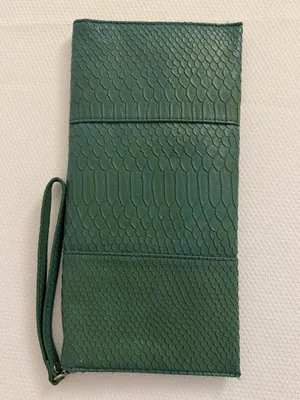 Urban Outfitters Deena & Ozzy Green Snake Embossed Wristlet Clutch thumbnail 9