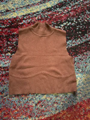 Brown sleeveless crop top thumbnail 2