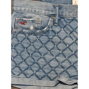 Hollister Light Wash‎ Quilted Rhinestone 1" Denim Mini Shorts Cuffed Size 9/29 thumbnail 5