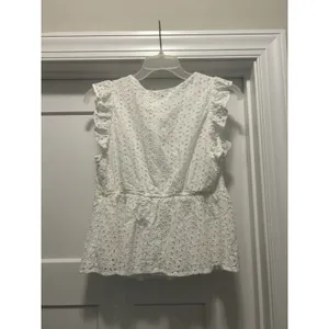 Jun & Ivy White Eyelet Flutter Sleeve Top Medium Bride Coastal Cowgirl Preppy thumbnail 6