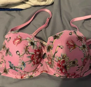 Victoria's Secret Lightly Lined Bra thumbnail 1