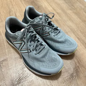 NEW BALANCE | Women's Gray Fresh Foam 680V7‎ Running Athletic Sneakers, Size 8.5 thumbnail 3