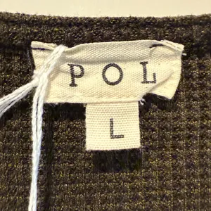 POL V Neck Waffle Crop Top Olive Green With Black Floral Appliqué Size Large NWT thumbnail 5