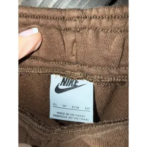 Nike Air‎ Women's Sz XS Joggers Standard fit mid rise Sweatpants Brown EUC thumbnail 2