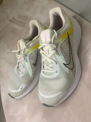 Women's Nike Quest 5 Premium Womens Shoes Size 8.5 thumbnail 1