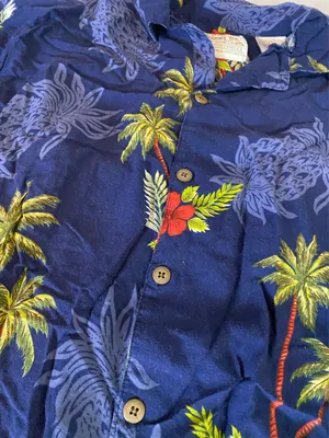 thumbs up floral Hawaiian shirt thumbnail 9