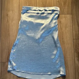 Lucy In the Sky Small Blue strapless Dress Never Worn thumbnail 2