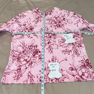 Basic edition size XL pink with red flowers button front cardigan GUC thumbnail 8