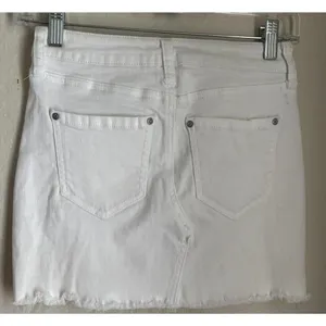 Celebrity Pink white‎ denim mini skirt thumbnail 4