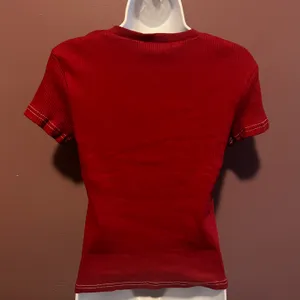 New Red Ribbed Short Sleeve Top Size Medium thumbnail 3