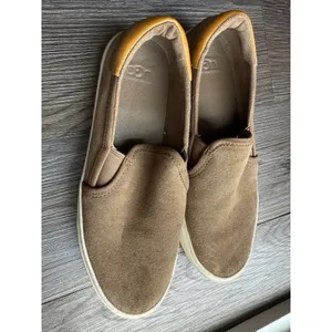 UGG Women's Tan Suede‎ Slip On Casual Sneakers Shoes Size 8 thumbnail 4