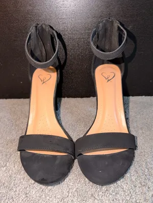 Windsor Heels Black thumbnail 1