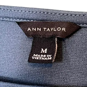 Ann Taylor Shirt Womens Medium Blue Lace Hem Boat Neck Tunic Long Sleeve Top thumbnail 4