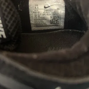 Nike Black and White Free Run Sneakers thumbnail 6
