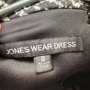 JONES WEAR DRESS Black White Tweed Cap‎ Sleeve Sheath Knee Length Size 8 thumbnail 3