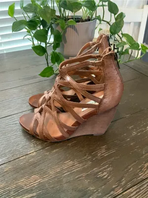 Steve Madden Brown Leather Strappy Wedges 6.5 thumbnail 6
