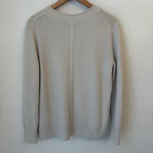 Banana Republic V-Neck Cricket Sweater Women M Oatmeal Tennis Preppy Lightweight thumbnail 4