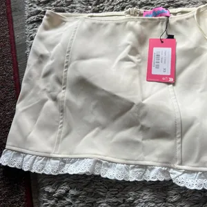 NWT Edikted mini skirt‎ size xs thumbnail 4