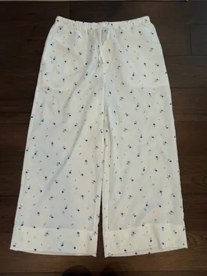 Auden Women's Cropped Pajama Pants Size Small in White and Blue Floral - C33-092 thumbnail 1