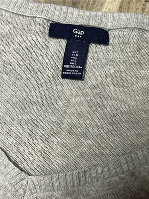 GAP Light Gray V-Neck Women's Sweater thumbnail 2