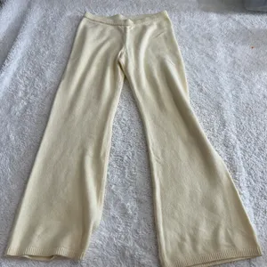 Gap Womens Sz M Boot Sweater Yellow Pants Cotton Preppy Casual Soft Clean Girl thumbnail 2