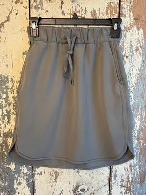 Lululemon On the Fly women’s skirt size XS grey sage thumbnail 2