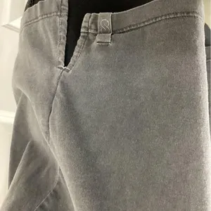 Athleta Calia Gray Muscle Tee with Cap Sleeves and Crew Neckline thumbnail 2