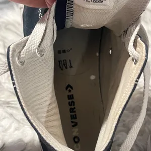 Converse High-Top Sneakers – Kids Size 5 (Fits Women’s 7) ✨ thumbnail 7