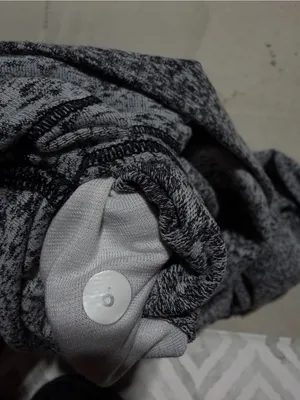 Lululemon gray comfy patterned leggings 6 thumbnail 6