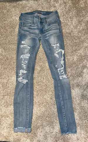 American Eagle Outfitters Ripped Skinnies thumbnail 1