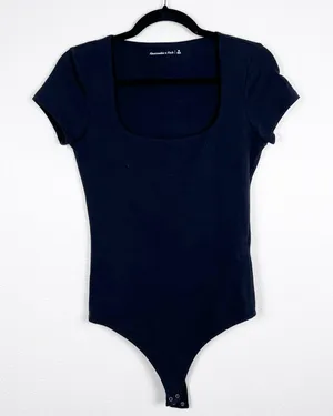 Abercrombie & Fitch Women's Short Sleeve Body Suite‎ Black Sz M NWT thumbnail 1