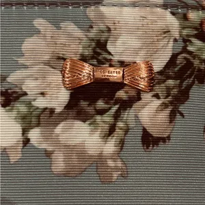Ted Baker Mini Bag Perfect For Chargers/Cosmetics/ Anything You Want It To Be thumbnail 7